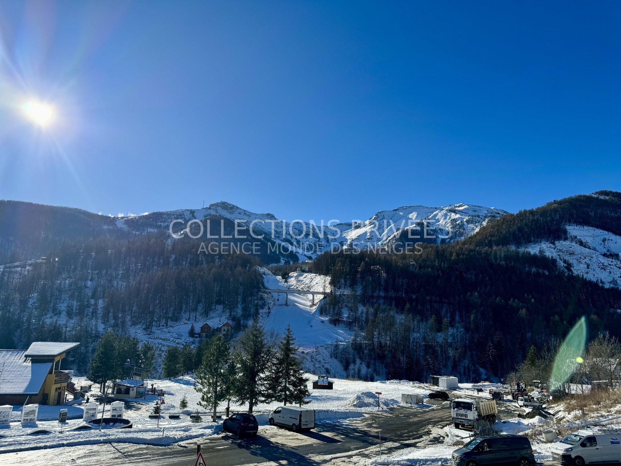 Vue pistes de ski depuis appartement front de neige Auron