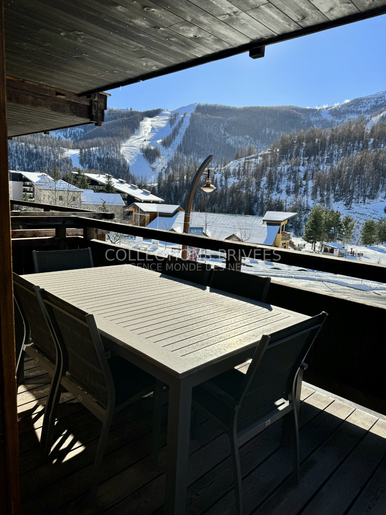 Terrasse appartement ski aux pieds Auron vue montagnes