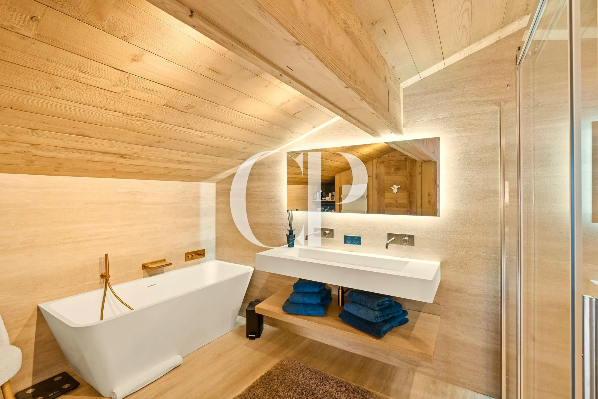 La salle de bains de la chambre haute